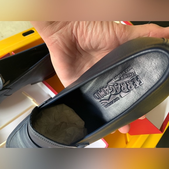 SALVATORE FERRAGAMO - Picture 10 of 12